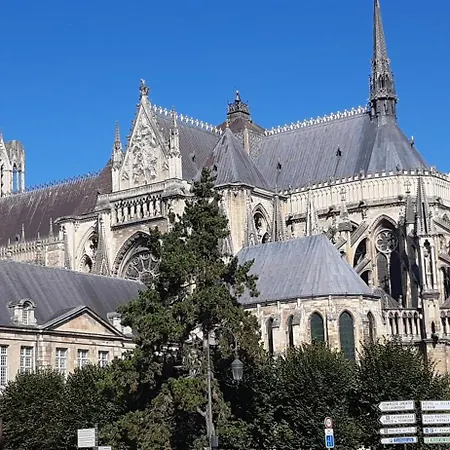 Hypercentre De A Deux Pas De La Cathedrale Reims